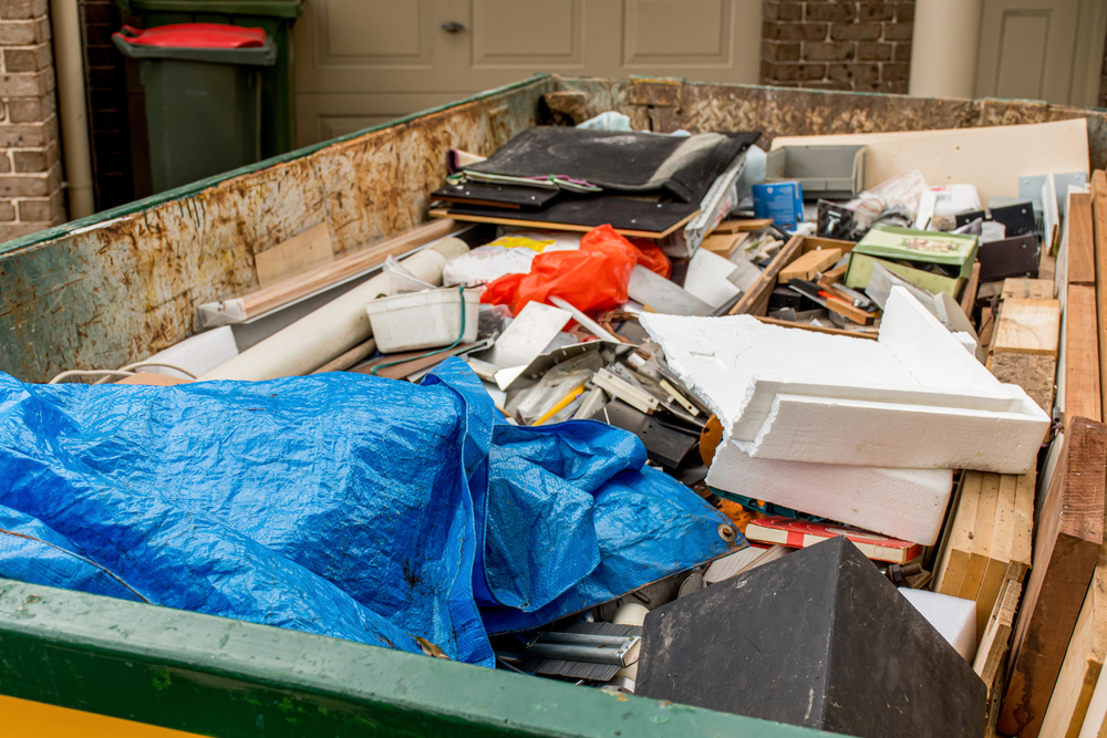 Tri des déchets de chantier : que peut-on mettre (ou pas) dans une benne ?